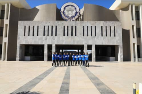جلسة تحفيزية لمنتخب الخماسيات بجامعة بنغازي قبل مشاركته في بطولة الجامعات الليبية
