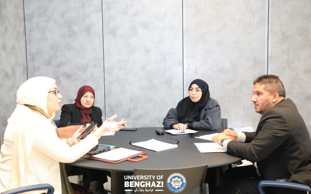 مدير إدارة ضمان الجودة وتقييم الأداء يجتمع بعميد كلية اللغات لمتابعة ملف الجودة وبحث متطلبات الاعتماد المؤسسي